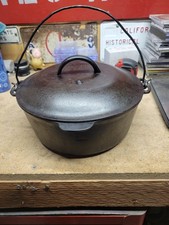 Vintage Lodge #8 Cast Iron Dutch Oven & Arc Logo Lid (1910s–1920s) Incised Logo picture