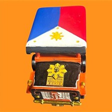 Ligo Hand Painted Resin Jeepney Trinket Box Philippines Flag Patriotic picture