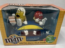 M&M's Am/Fm Alarm Clock Radio “Wake Up To Music” + Instructions 2009  picture