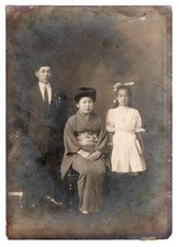 1900s Antique  Photo of Japanese Family Kimono Meiji Taisho Studio Portrait picture