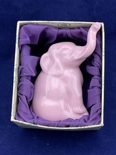 Pink porcelain elephant Leander Czech Republic picture