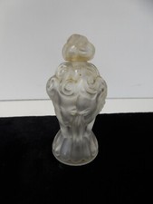 Elizabeth Arden Perfume Bottle On Dit picture