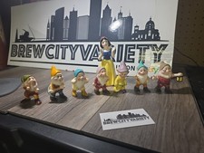 Vintage 80s Disney Ceramic Snow White and 7 Dwarf Figurines picture