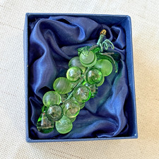 Vintage Lucite?  Glass? Grape Clusters & Leaves (Shades Of Green & Clear) 4