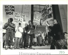 1989 Press Photo A group of demonstrators protesting David Duke - noa91222 picture