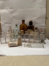 18 ANTIQUE WM. R. WARNER & CO PHILADELPHIA NEW YORK CHICAGO DUG MEDICINE BOTTLES picture