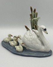 Vintage Lladro Follow Me #5722 Porcelain Figurine 1989 Swan W/ Cygnets Retired picture