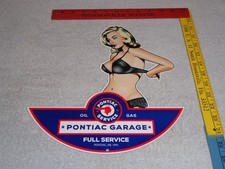 VINTAGE PONTIAC FULL SERVICE GARAGE 👩 WOMAN METAL CAR TRUCK GASOLINE & OIL SIGN picture