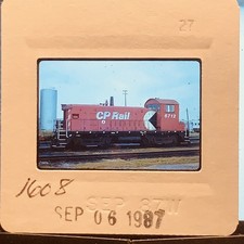 Vintage 1987 CP Rail Locomotive 6712 Original 35mm Color Train Slide picture