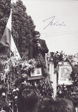 LECH WALESA (POLAND) - INSCRIBED PHOTOGRAPH SIGNED picture