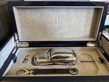 MASERATI LEVANTE - Aluminum Chrome Model Scale 1:43 Paperweight Gift Box Set OEM picture