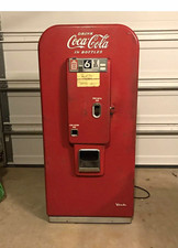 Vendo Soda Vending Machine Coca-Cola Red Front 