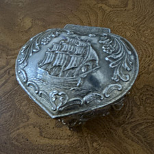 Vintage 1970s Footed Metal trinket  Box,  “my heart is with the sea” Japan  picture