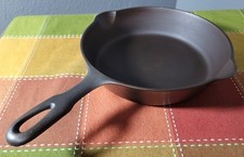 Vintage Griswold No. 5 Cast Iron Skillet (Restored & Seasoned)  picture