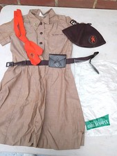 VINTAGE GIRL SCOUT BROWNIE UNIFORM WITH ORIGINAL HAT COINPURSE BELT TIE AND BAG picture