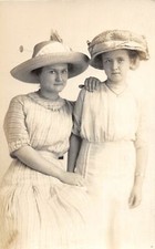 H77/ Interesting RPPC Postcard c1910 Well-Dressed Women Large Hats 154 picture