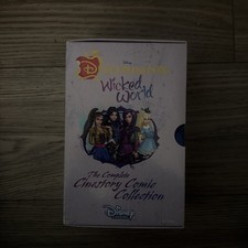 Descendants Wicked World Cinestory Comic Collection picture