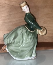 Grace HN2318 – Royal Doulton Figurine (Classic Pretty Ladies Collection) picture