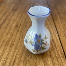 Leart Brazilian Porcelain Small Bud Vase Colonial Blue Rim Wild Flowers 3” Tall picture