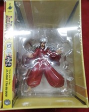 Toynami Viz InuYasha Vol. 19 Manga w/ Demon Inuyasha Figure picture