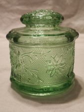 Vtg Indiana Tiara Exclusive Chantilly Green Sandwich Glass Canister W/ Lid  picture