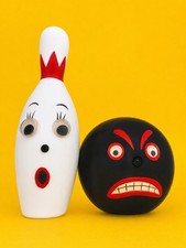 Vintage 1950s Bowling Salt Pepper Shakers Googly Eyes Anthropomorphic Kitsch MCM picture