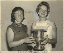 1967 Press Photo Mrs Hugh Liles, Audubon Park Ladies Club golf tournament winner picture