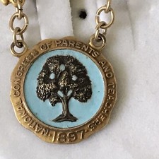Vintage 1961 National Congress Parents & Teachers Member Dangle Pin Brooch ~E2~ picture