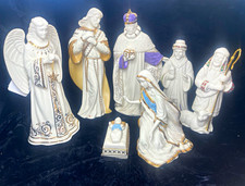 Lenox First Blessing Nativity 7 Pc Holy Family Kings Angel Shepherd 24K Gold picture