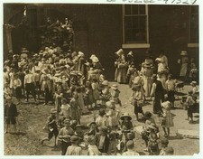 Photo:Columbus Georgia Eagle & Phoenix Mill 1913 Child Labor Dinner-Toters picture