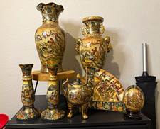 Royal Satsuma Hand Painted Ceramic Vase, Gold Multicolor Geisha Floral Colection picture