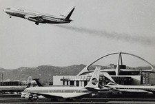 Vintage 1970 UPI Wire Photo LAX Airport Smog Pollution PSA Boeing 737 Delta DC-8 picture