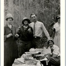 c1920s Cute Happy Picnic Snapshot Photo Women Cloche Hats Soda Chinese Food Pail picture
