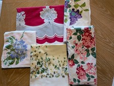 GORGEOUS LOT OF *5* ALMOST PERFECT TRUE VINTAGE MCM PRINT FLORAL TABLECLOTHS picture