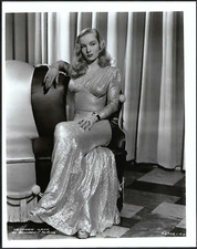 HOLLYWOOD VERONICA LAKE ACTRESS STYLISH POSE VINTAGE ORIGINAL PARAMOUNT PHOTO picture