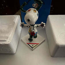Westland Giftware Peanuts on Parade Snoopy #8386 Summer of Love picture