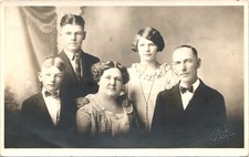 NEVADA, IA, FAMILY PORTRAIT real photo postcard IOWA ANTIQUE RPPC c1910 picture