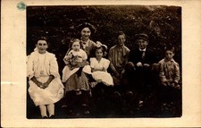 RARE 1909 RPPC -FAMILY PHOTO OF POSTCARD SENDER- **SEE MESSAGE BK80 picture