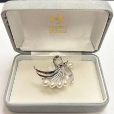 TASAKI Pearl 6P Brooch with Box Elegant Jewelry Used picture