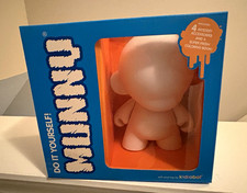 Kidrobot Munny DIY White Vinyl Figure Toy - Munny Franchise w/ Accessory picture