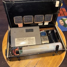 Magnavox MODEL 1R1200 10 TRANSISTOR 3 BAND PORTABLE RADIO picture