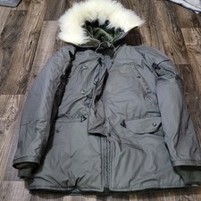 U.S. military-issue Type N-3B Extreme Cold Weather Parka Medium Nwt (Stained) picture