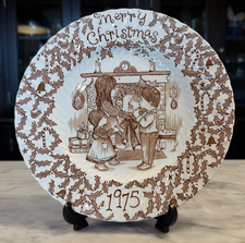 Vtg Royal Crownford Brown 1975 Merry Christmas Plate~ Norma Sherman~ England~EUC picture