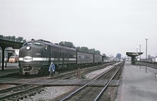 Ex-NYC E8A 4055 w Penn Central Empire Service train 70 Syracuse NY 1969 8.5 x 11 picture