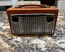 Vintage 1958 Zenith Royal 675 Independence Transistor AM Radio - Genuine Leather picture