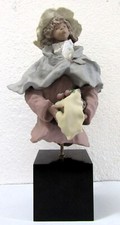 Lladro Signed San Isidro Sculpture 1990 Maggie Girl with Apple Ltd. Edition picture