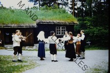 ORIGINAL 35mm Photo Slide Candid Vintage 007217 picture