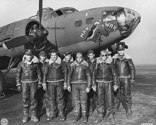 Crew of the Boeing B-17 Fortress Man-O-War 8