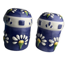 Discontinued Oneida Majesticware “Spring Daisy” Salt & Pepper Shakers Ceramic picture