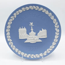 WEDGWOOD Jasperware Vintage 1971 Blue Christmas Plate with Piccadilly Circus picture
